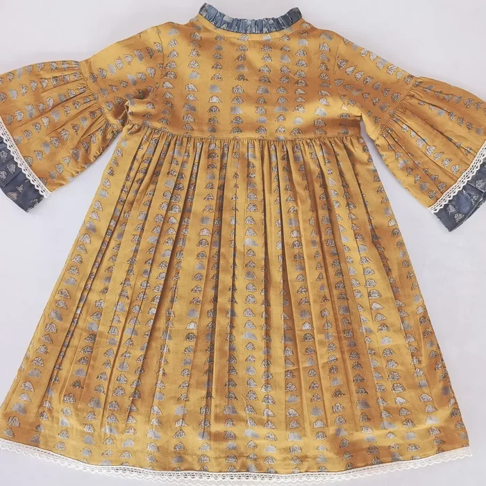 Printed Bell-Sleeves Neck Ruffle Dress 10Y